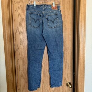 Levi’s Wedgie Straight size 31